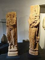Statues colonnes d'apotres, Calcaire des Monts d'Or, ancienne chapelle St Pierre et Paul d'Ainay, fin 12e (4) (Lyon, Musee Gadagne)